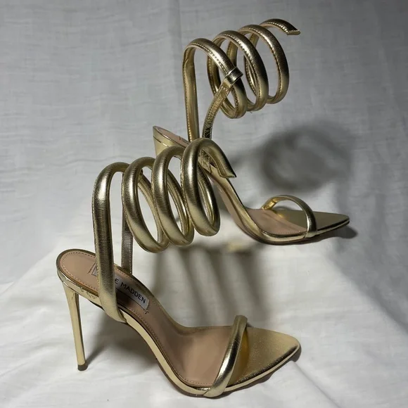 Steve Madden Women's Bali Heeled Sandal, Gold. Wrap around ankle strap. Size 6 - Picture 2 of 8